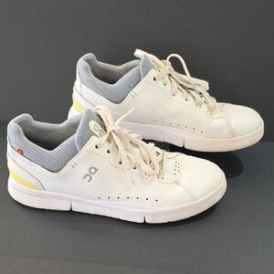 On The Roger Advantage Women's  Sneakers with Yellow Accents Size 10